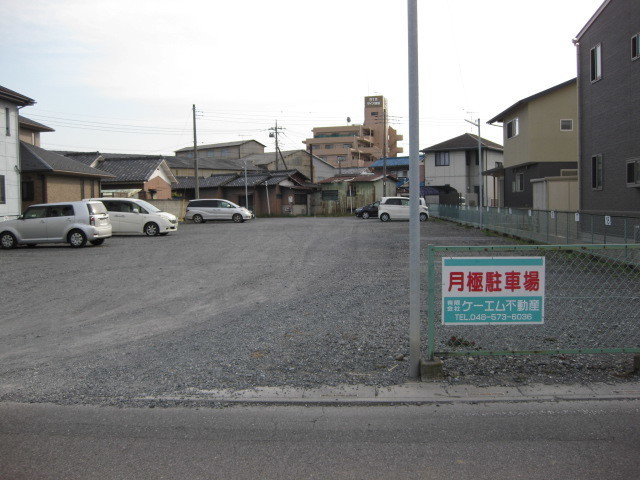 ケーエム不動産　駐車場