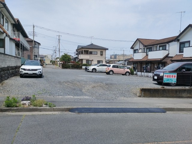 ケーエム不動産駐車場写真
