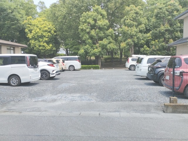 ケーエム不動産駐車場写真
